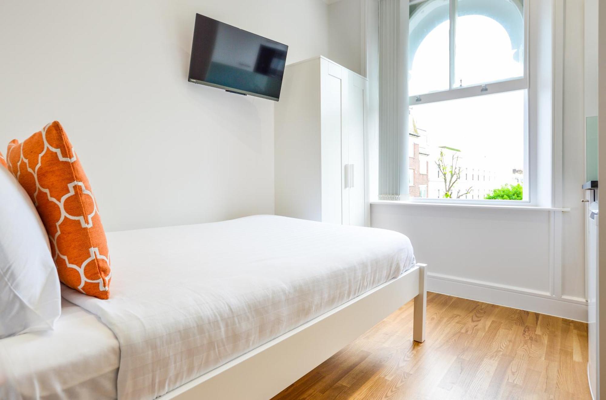 Апартаменты Westbourne Crescent Serviced